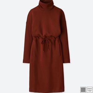 Uniqlo U Turtleneck Sweatshirt Dress in Brown Size L